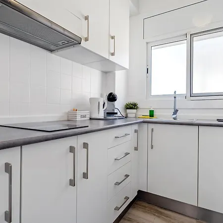 Sweet Apt- Sea Views Lägenhet