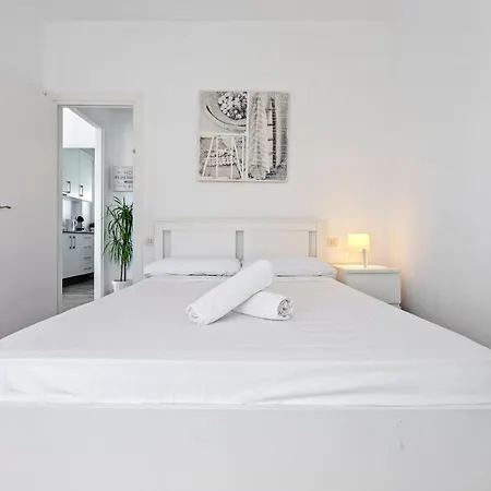 Sweet Apt- Sea Views *